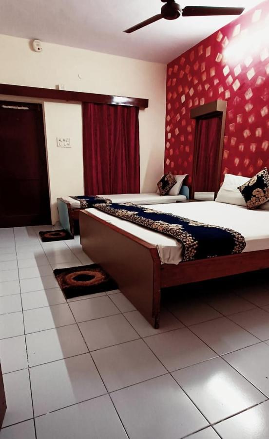 Hotel Majors Den Ню Делхи Екстериор снимка