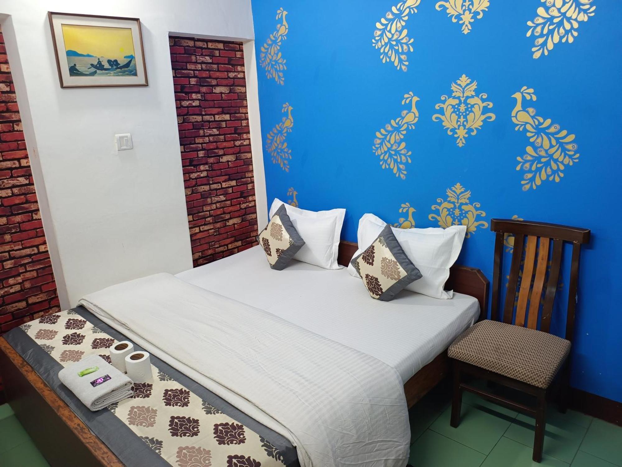 Hotel Majors Den Ню Делхи Екстериор снимка