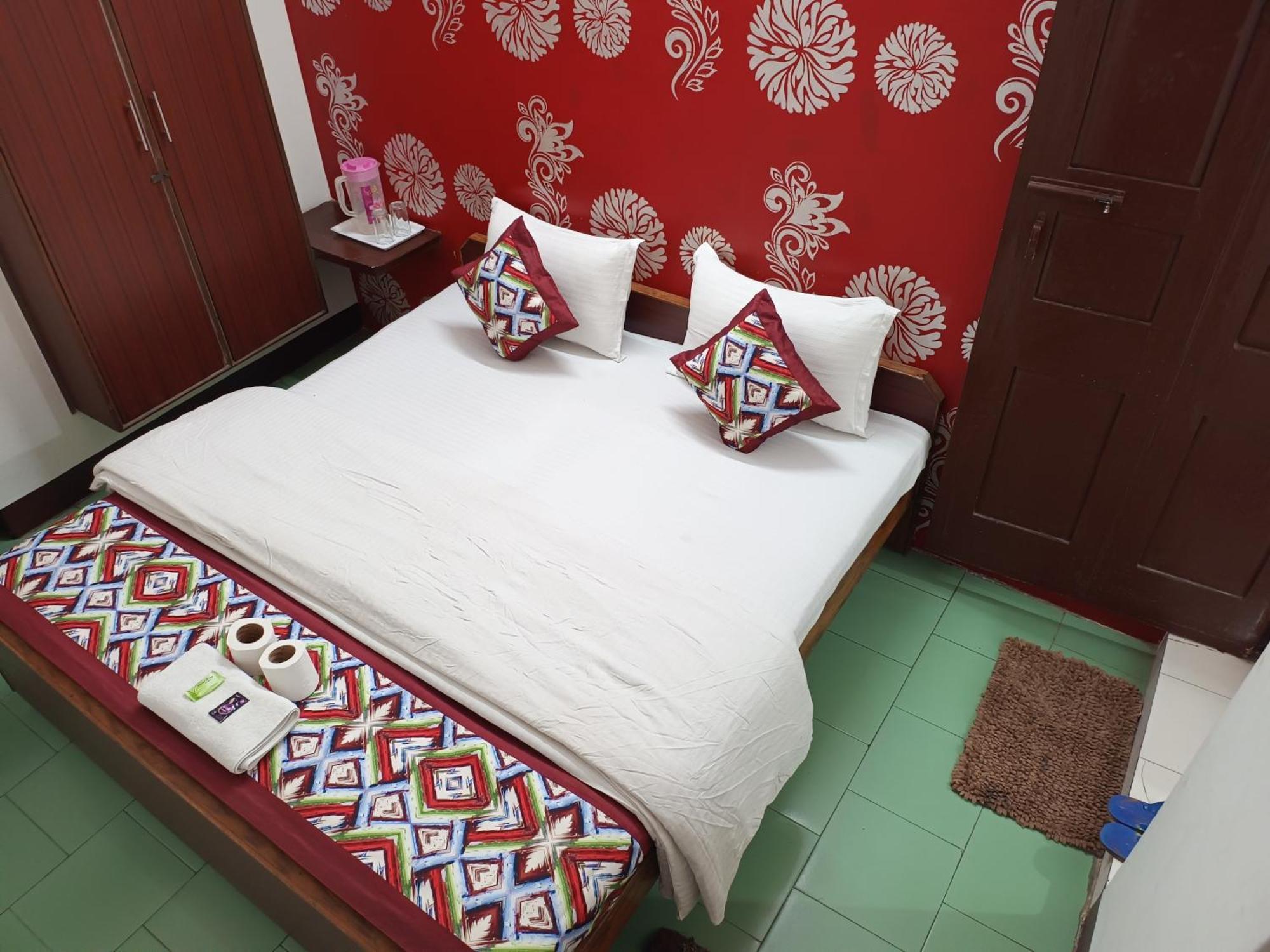 Hotel Majors Den Ню Делхи Екстериор снимка