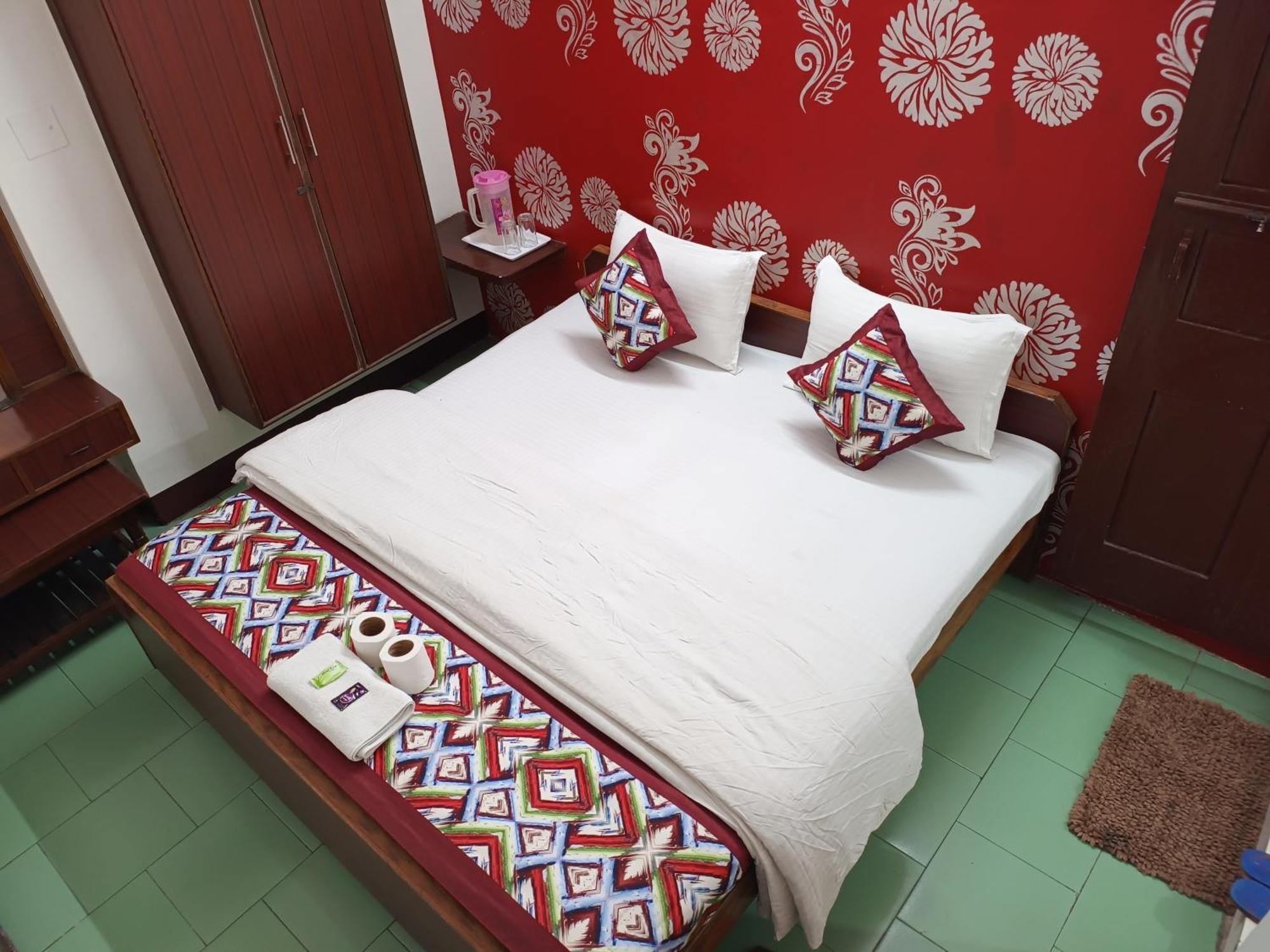 Hotel Majors Den Ню Делхи Екстериор снимка