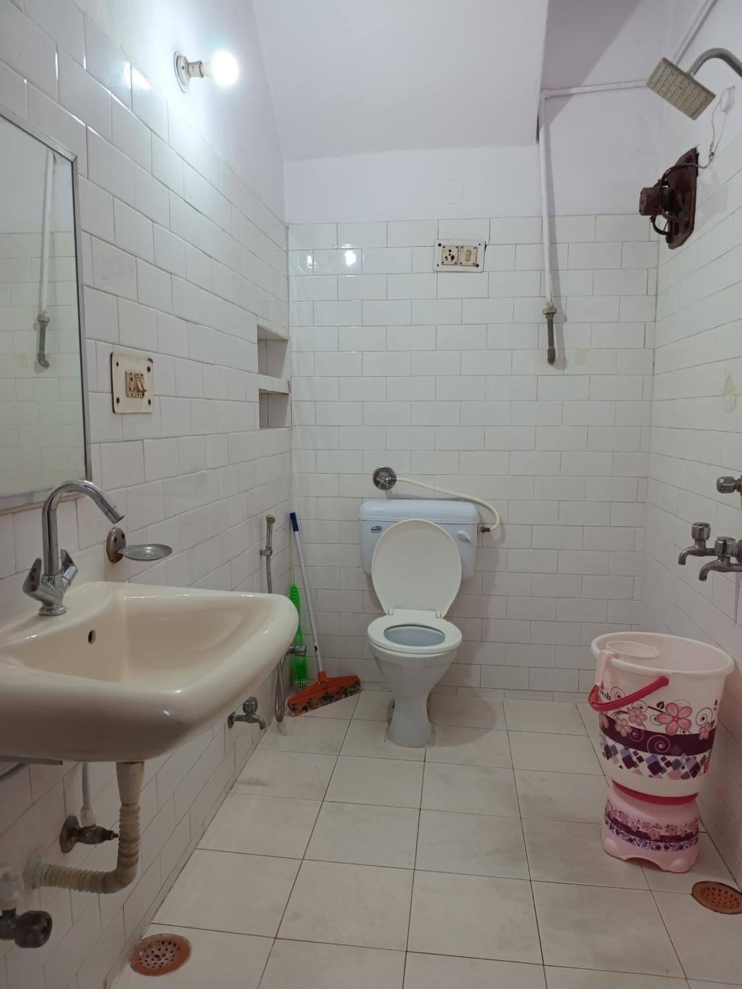 Hotel Majors Den Ню Делхи Екстериор снимка