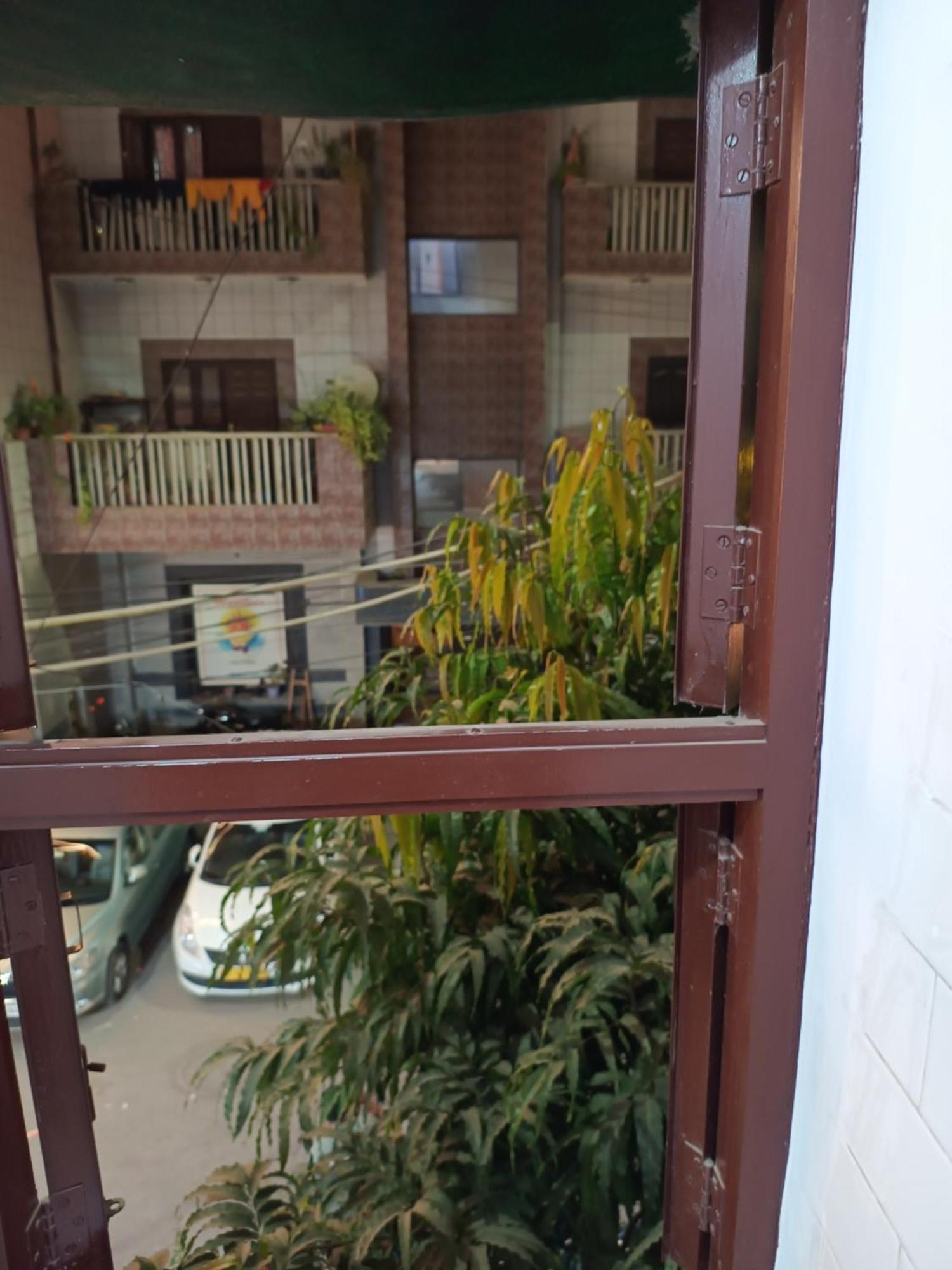 Hotel Majors Den Ню Делхи Екстериор снимка
